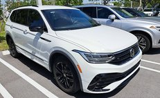 2022 Volkswagen Tiguan SE R-Line Black