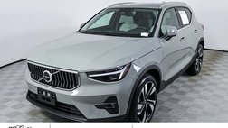 2025 Volvo XC40 B5 Ultra Bright Theme