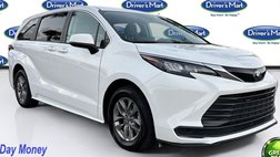 2024 Toyota Sienna LE 8-Passenger