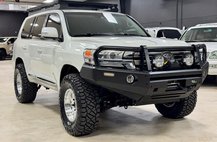 2017 Toyota Land Cruiser Base