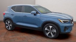 2025 Volvo XC40 B5 Plus Bright Theme