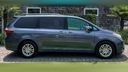 2017 Toyota Sienna XLE 7-Passenger Auto Access Se