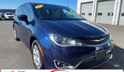 2017 Chrysler Pacifica Hybrid Touring Plus