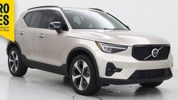 2024 Volvo XC40 B5 Plus Dark Theme