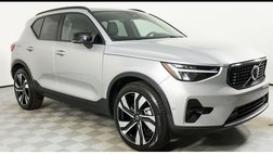 2025 Volvo XC40 B5 Plus Dark Theme