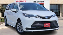 2025 Toyota Sienna LE 8-Passenger