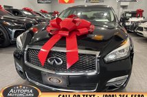 2017 Infiniti Q70 3.7