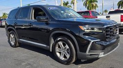 2023 Honda Pilot EX-L w/Rear Captain's Chairs