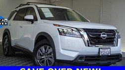 2025 Nissan Pathfinder SV