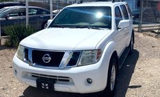 2011 Nissan Pathfinder LE