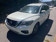 2017 Nissan Pathfinder SL
