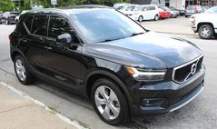 2022 Volvo XC40 T5 Momentum