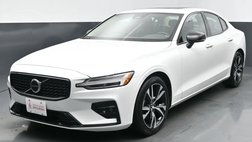 2024 Volvo S60 B5 Core Dark Theme