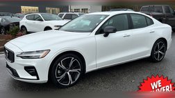 2024 Volvo S60 B5 Core Dark Theme