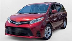 2019 Toyota Sienna LE