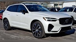 2025 Volvo XC60 B5 Ultra Dark Theme