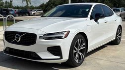 2022 Volvo S60 Recharge T8 R-Design Expression