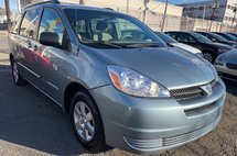 2005 Toyota Sienna LE