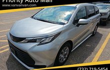 2023 Toyota Sienna LE 8-Passenger