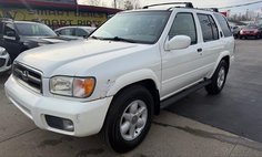 1999 Nissan Pathfinder XE 4WD