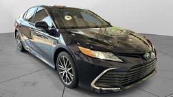 2022 Toyota Camry Hybrid XLE