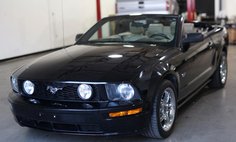 2005 Ford Mustang GT Deluxe