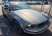 2005 Ford Mustang V6 Deluxe
