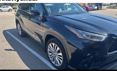 2023 Toyota Highlander Hybrid Platinum