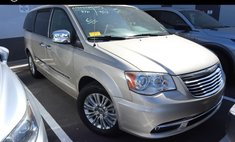 2015 Chrysler Town and Country Limited Platinum
