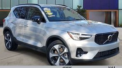 2025 Volvo XC40 B5 Plus Dark Theme