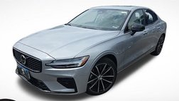 2024 Volvo S60 Recharge T8 Core Dark Theme