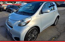 2014 Scion iQ 3-Door Hatchback AT