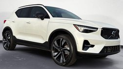 2025 Volvo XC40 B5 Ultra Dark Theme