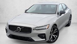 2024 Volvo S60 B5 Core Dark Theme