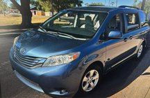 2015 Toyota Sienna LE