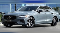 2023 Volvo S60 B5 Plus Dark Theme