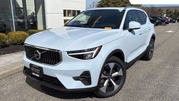 2025 Volvo XC40 B5 Plus Bright Theme