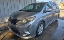 2011 Toyota Sienna SE 8-Passenger