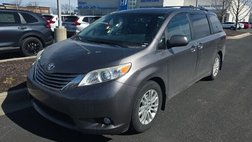 2017 Toyota Sienna XLE 7-Passenger Auto Access Seat
