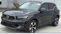 2025 Volvo XC40 B5 Plus Bright Theme