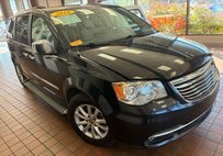 2016 Chrysler Town and Country Limited Platinum