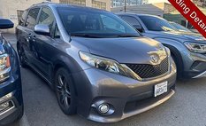 2012 Toyota Sienna SE 8-Passenger
