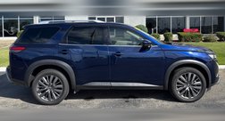 2022 Nissan Pathfinder SL