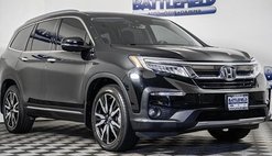 2019 Honda Pilot Touring w/Rear Captain's Chairs