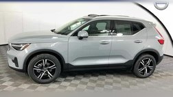 2025 Volvo XC40 B5 Core Bright Theme
