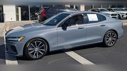 2022 Volvo S60 B5 Momentum