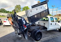 2005 Ford F-350 Lariat Crew Cab 4WD DRW