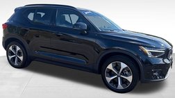 2023 Volvo XC40 B5 Plus Dark Theme