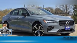 2024 Volvo S60 B5 Core Dark Theme