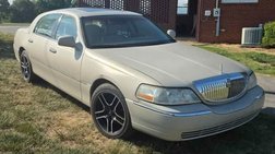 2005 Lincoln Town Car Signature Limited